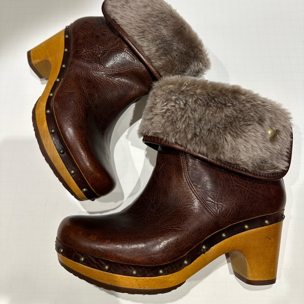 Ugg Australia Women's Lynnea II Sheepskin Clog Boots
